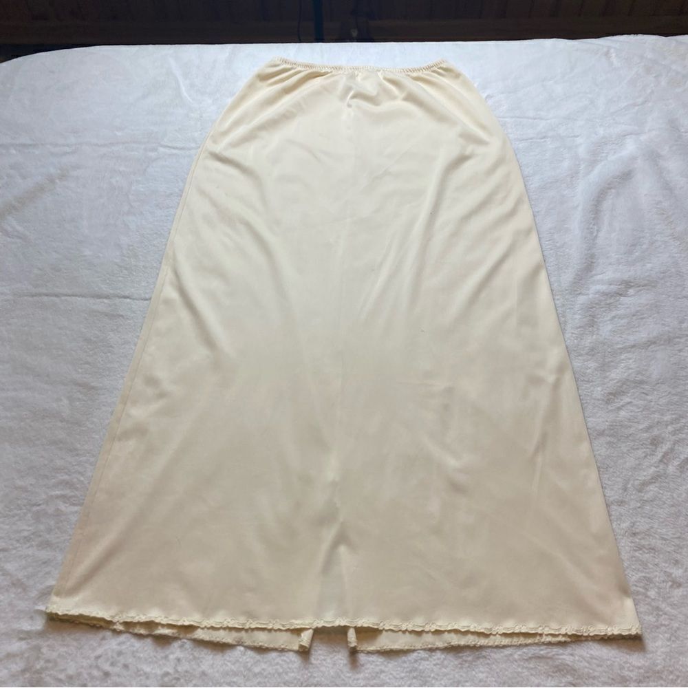 Olga First Lady Of Under Fashions Vintage Beige Maxi Slip Size Medium